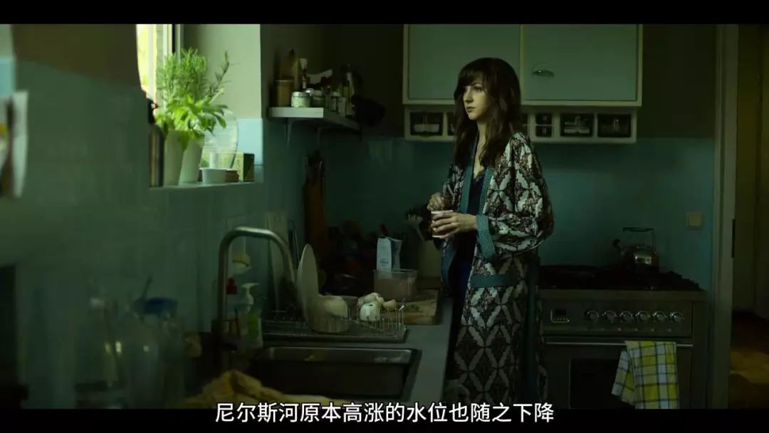 在这部电影中，满屏充满了欲望，在第一集就弄死了女主