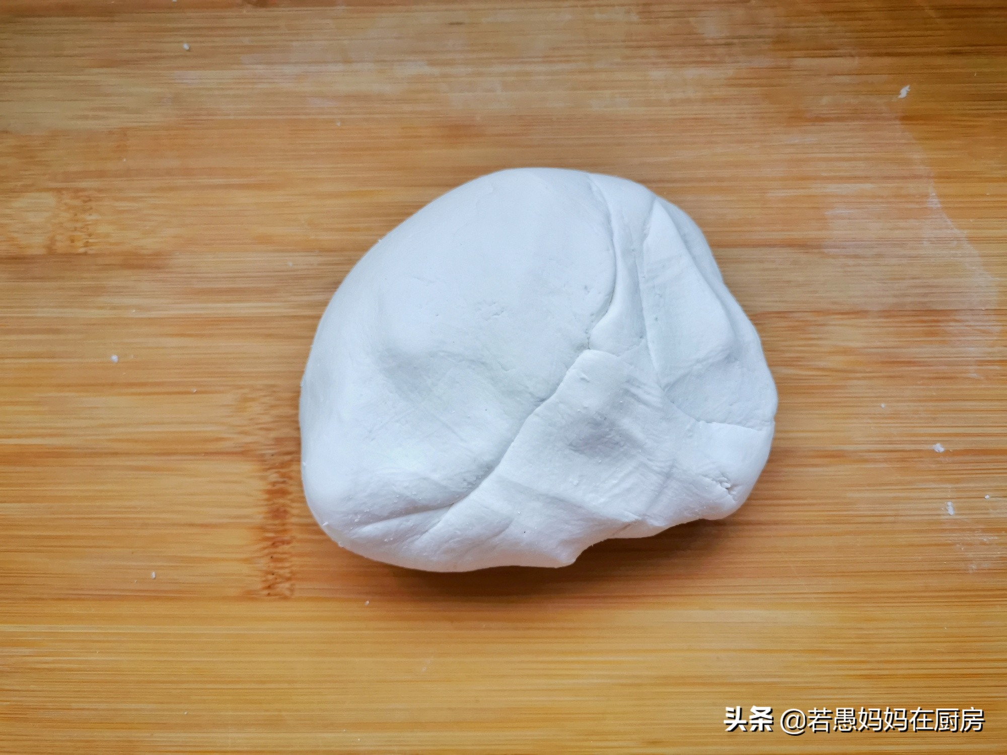 年糕怎么做鲜甜软糯不加枣,年糕太干了怎么做脆皮年糕