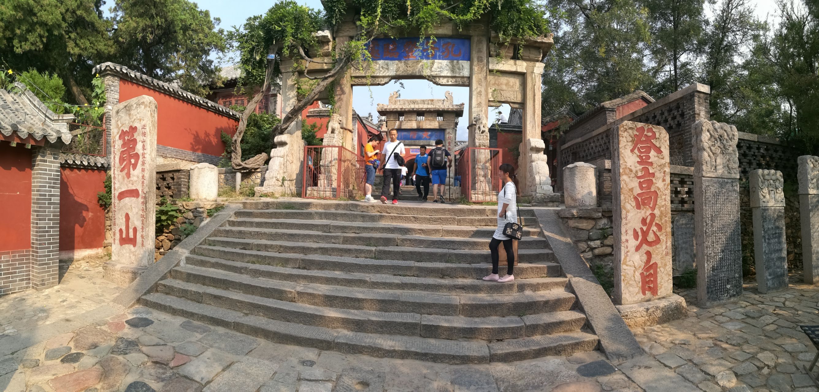 泰山红门宫的由来,泰山红门沿途典故