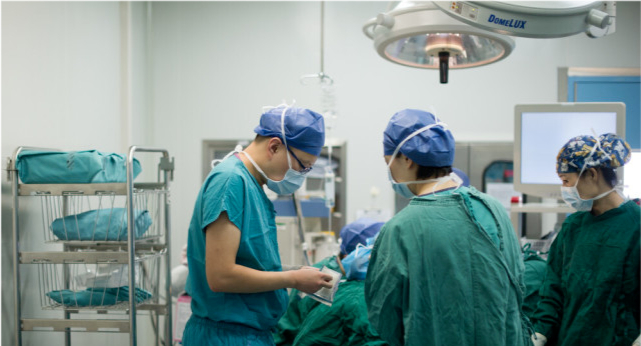 插胃管进食造成肺感染,胃管误入气管属于几级不良事件