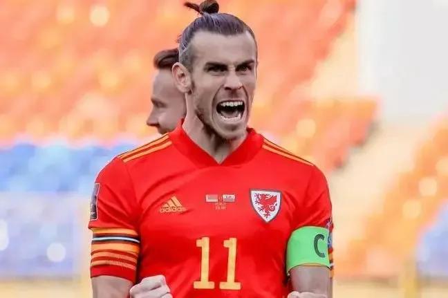 足球大盘点巴萨最强阵容,足坛历史上最贵的十位球员