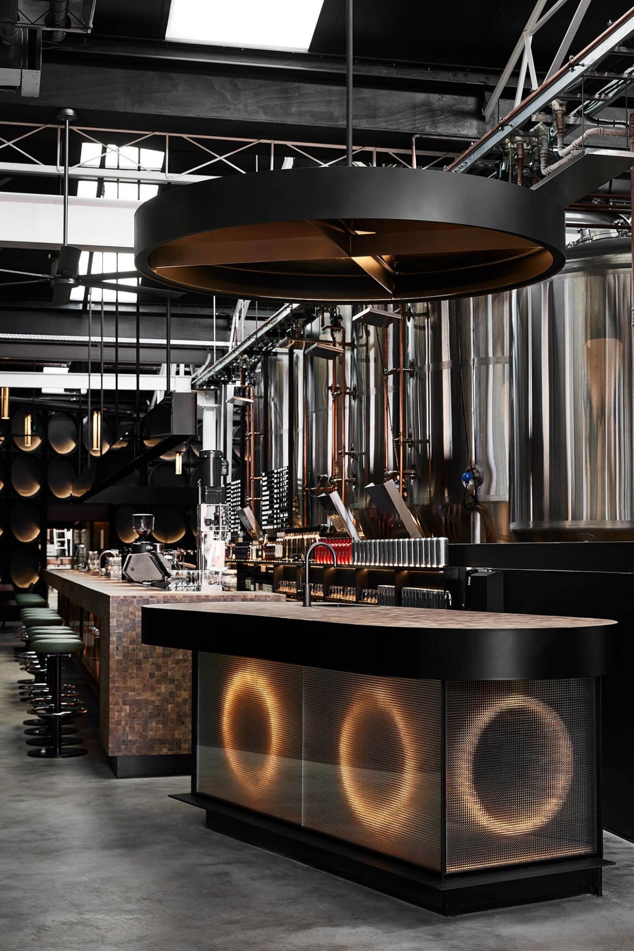 冷酷俊朗的工业风啤酒厂