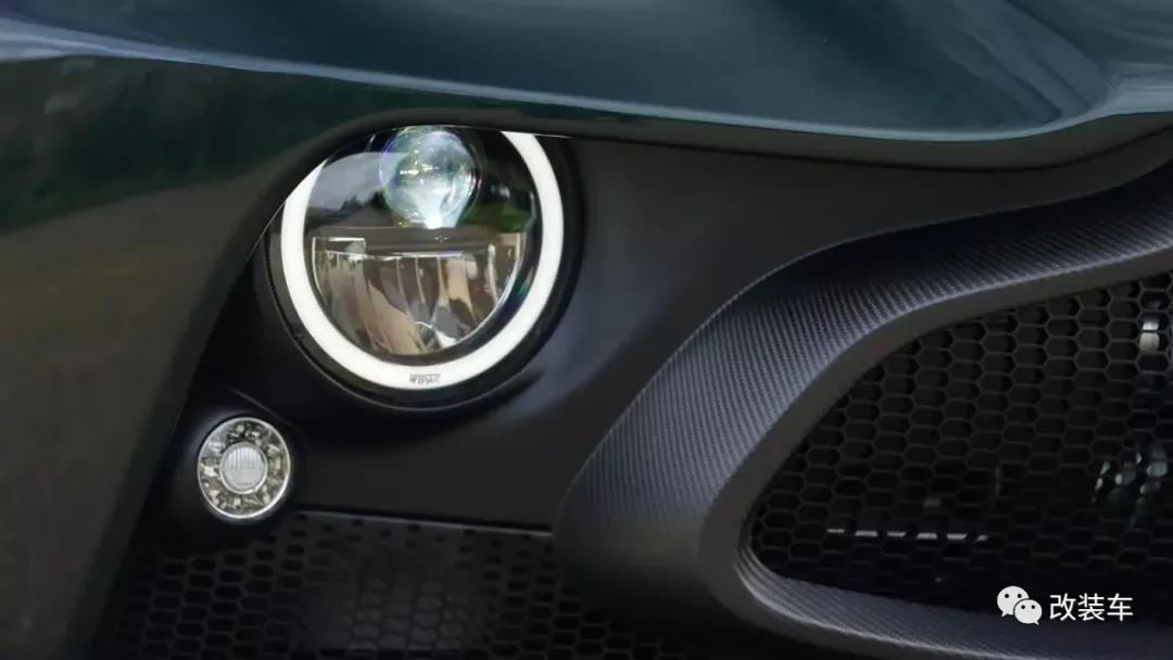 阿斯顿马丁v12超跑,阿斯顿马丁victor售价