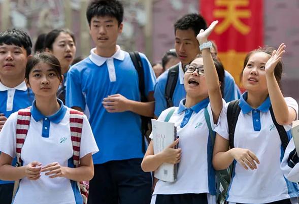 中考落榜的职高生未来的出路如何,中考落榜可以报哪些中专或者职高