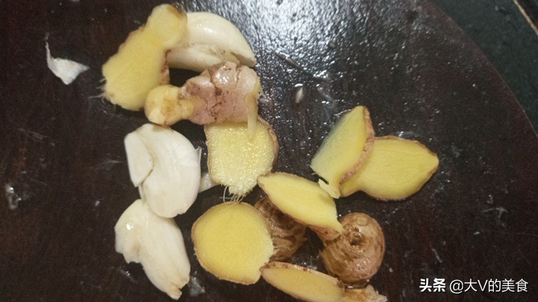 美食做法家常菜焖鸡家庭版,家常焖鸡做法