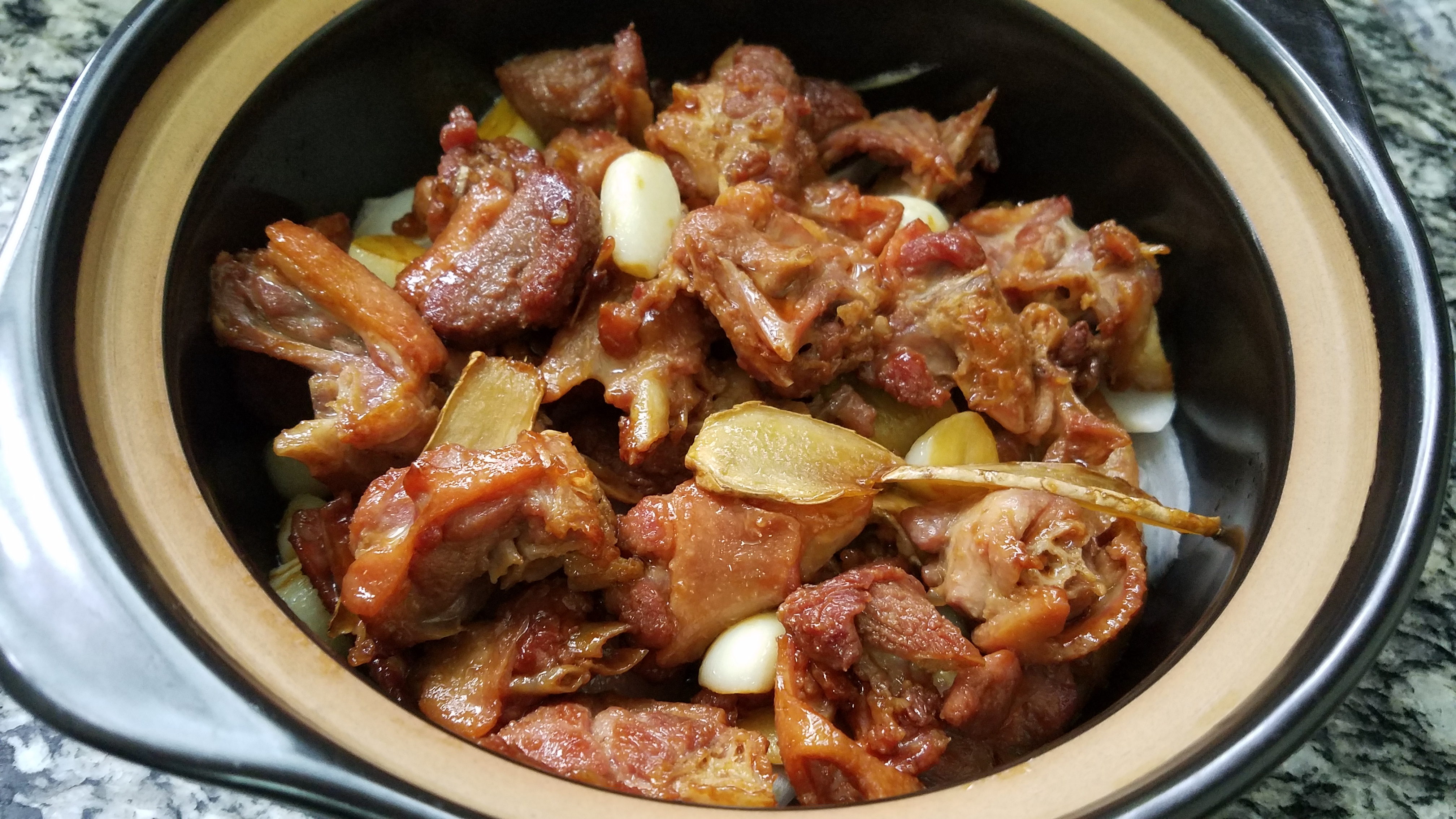 咸香脆的鸭肉,咸香鸭肉