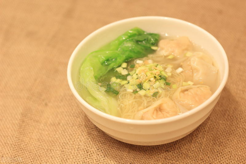 经典香港街头小吃攻略100元吃一天,香港路边美食小吃大全