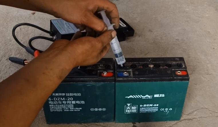 电动车换新电池也不耐用怎么回事,电动车没劲是电瓶该换了吗
