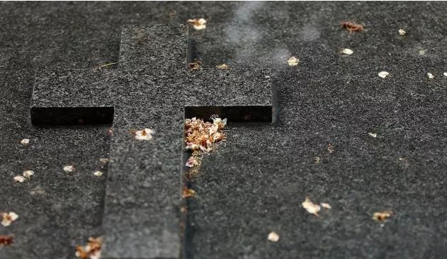 死人去世安葬流程,老人死了怎么安葬流程