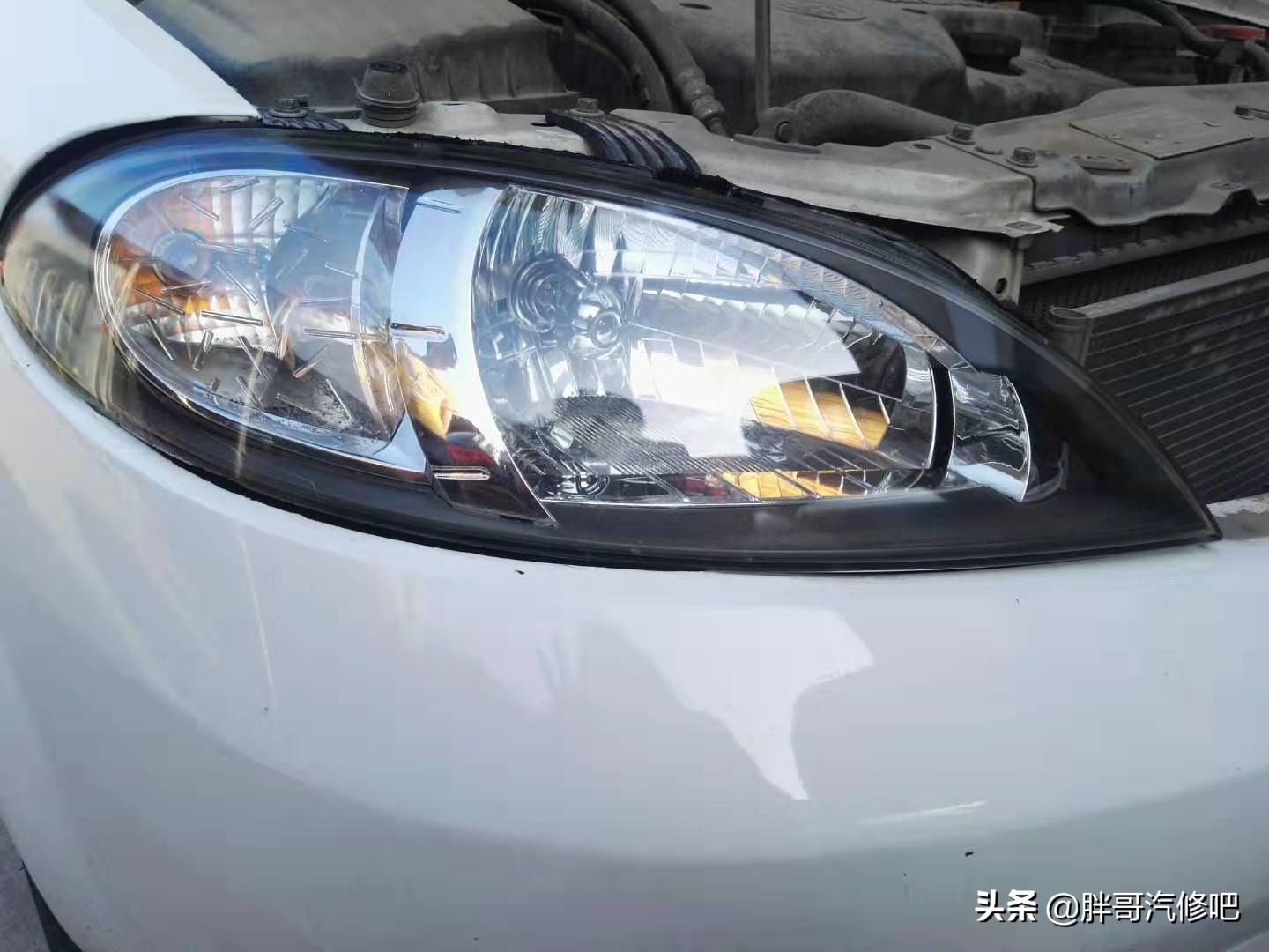 车灯发黄家用方法,大灯漏水发黄怎么补