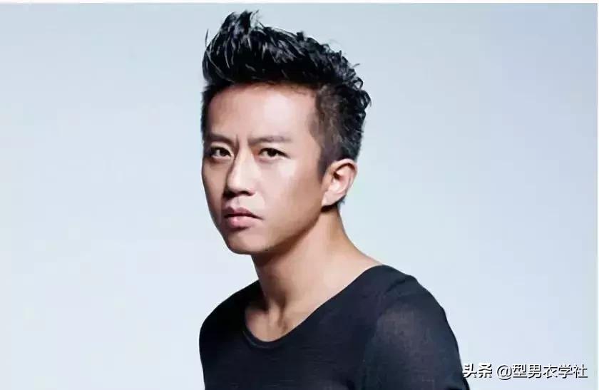 如何选择合适的发型，男生们快来学学