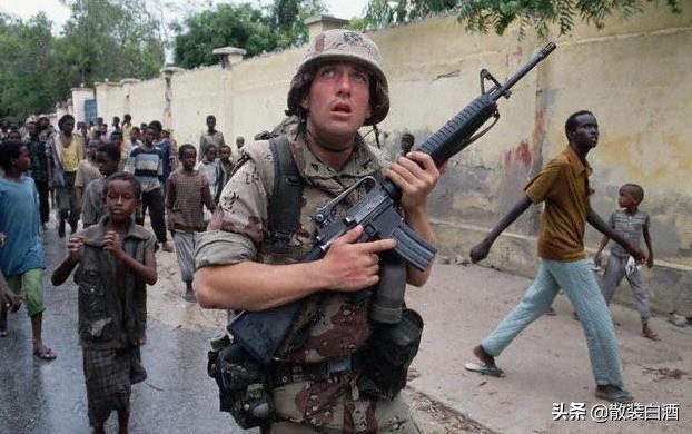 美军刚入伍的普通士兵工资是多少,美军士兵服役6年有什么待遇