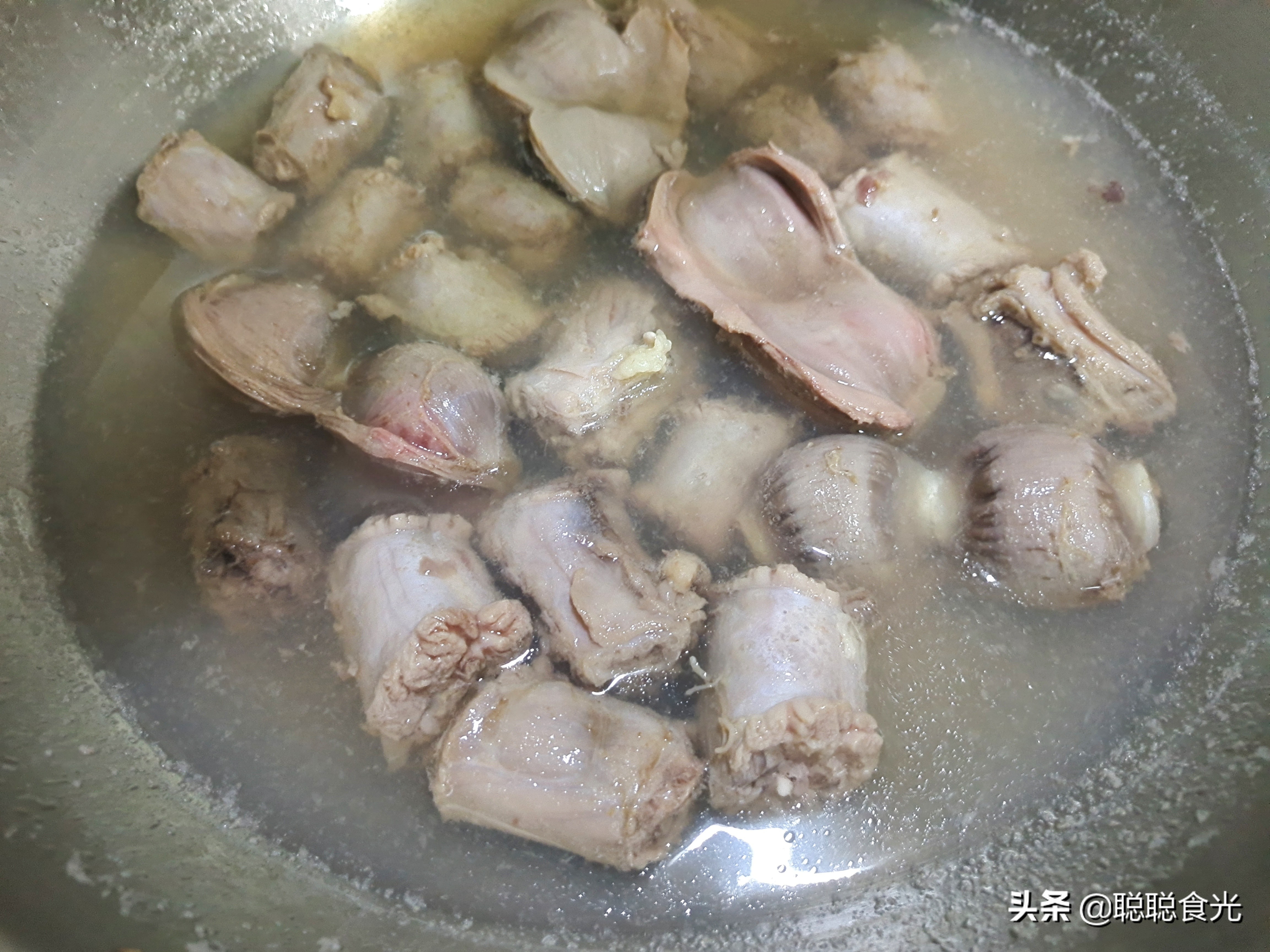 原味鸭脖怎么卤成麻辣的,教你制作麻辣鸭脖的方法