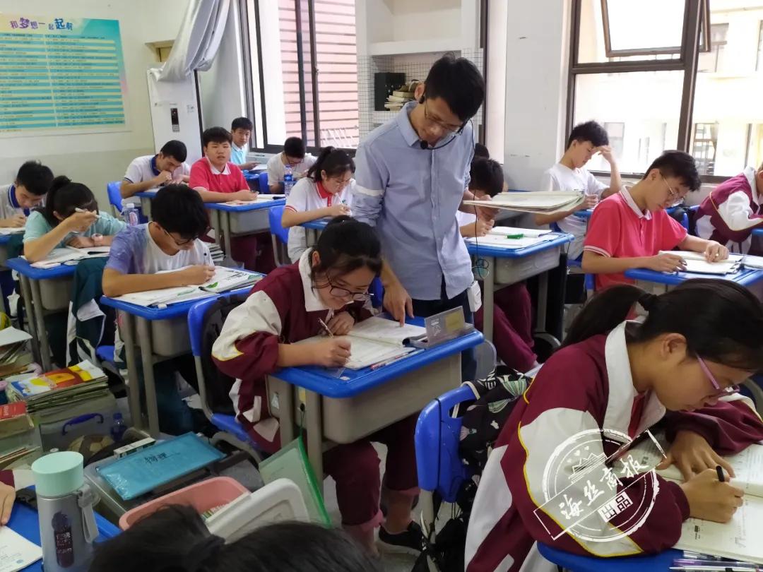 年前肺穿孔，年后线上吼！南安一中这位老师好敬业