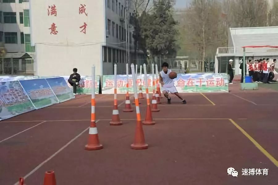 中考体育运球9秒满分视频,体育中考篮球运球上篮满分视频