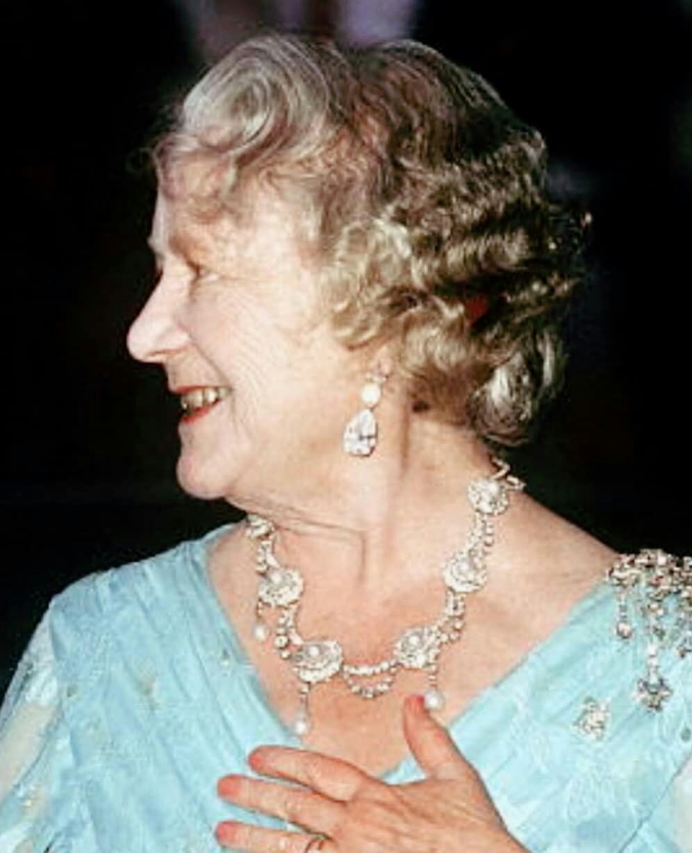 凯特国宴珠宝图片,凯特加冕礼银丝花冠