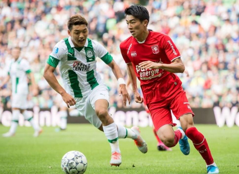 神仙打架的足球比赛,日本vs韩国足球打架