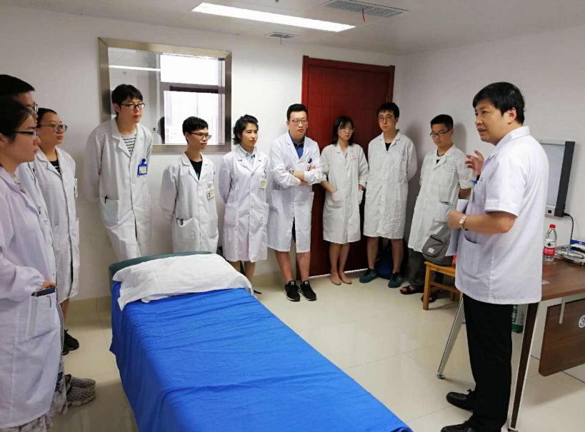 医学类专业专科和本科的区别,专科的临床医学专业有前途吗