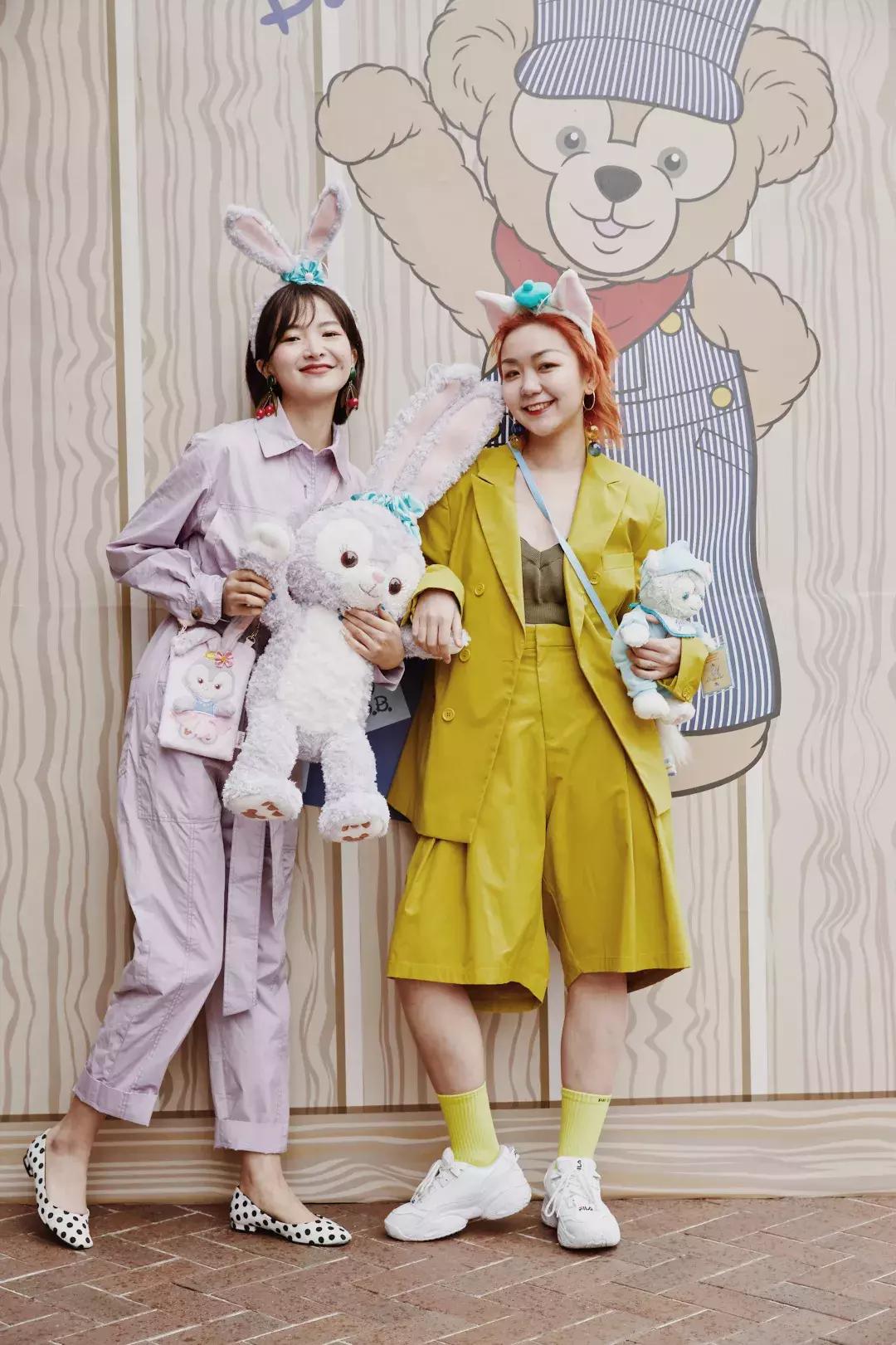 我们在上海迪士尼里玩耍了一天,发现穿的美才能玩的好!