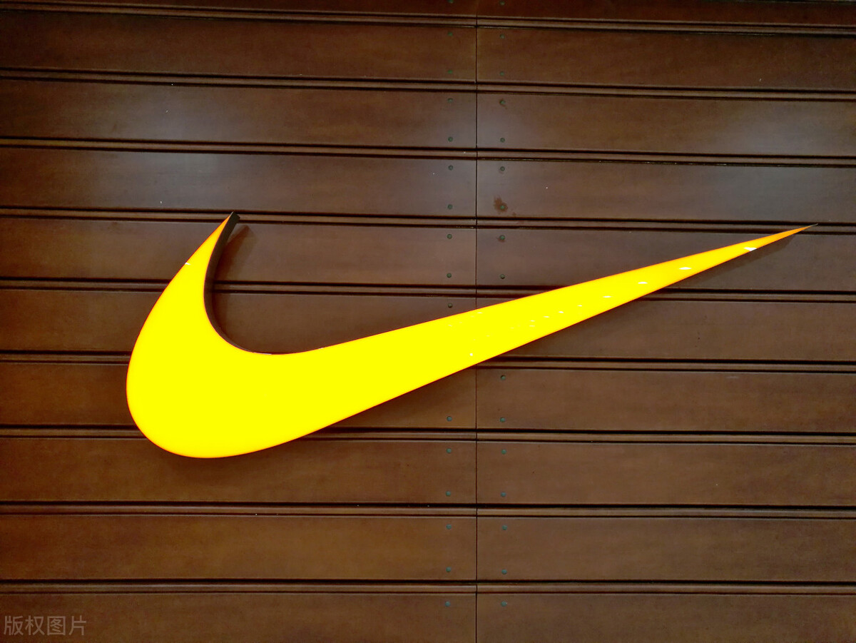 耐克跑步鞋特点与优势 (耐克优点缺点有哪些)