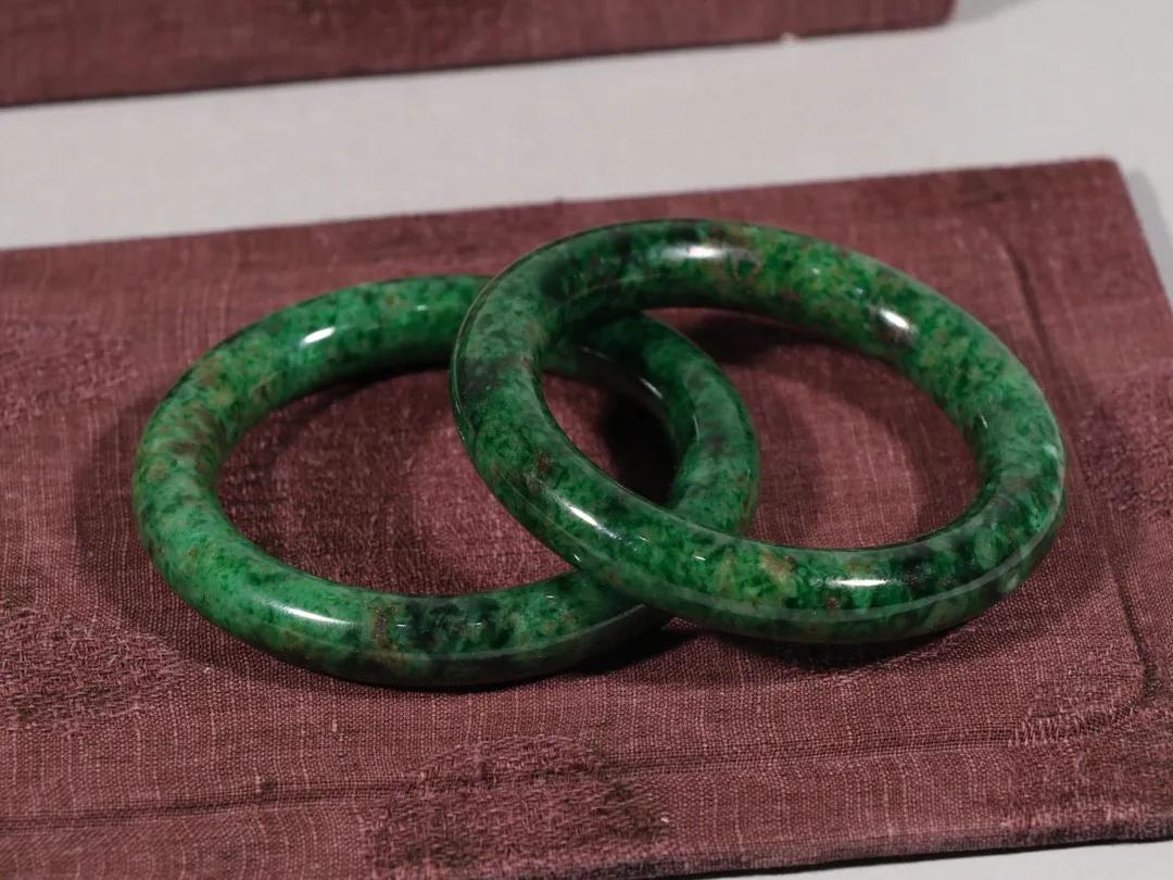 翡翠挂件分享,分享几款翡翠