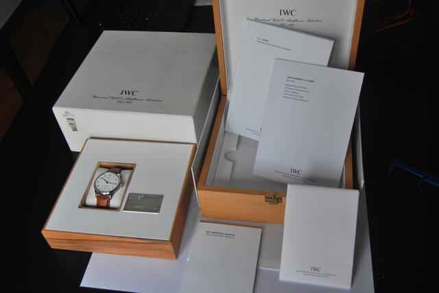 瑞士联合德国截获38吨广州“劳力士”当众碾压无视我国禁令怒了