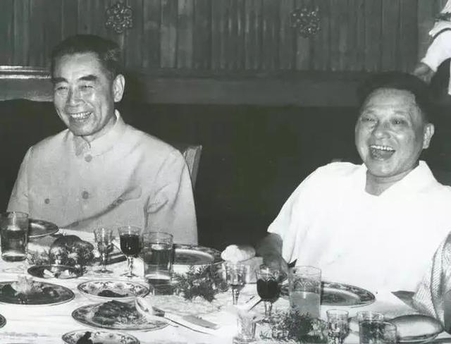 毛主席、周恩来、*小平邓**三位领袖是怎么过春节的？