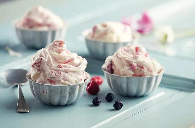 夏天脸上出油怎么清洁,夏天脸上出油严重怎么改善