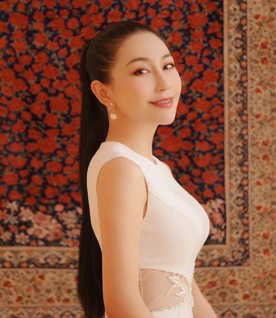 兰玉婚纱照,兰玉设计了婚纱好看吗