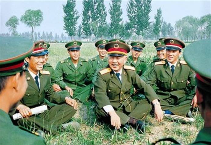 国产航母2019年服役！*华清刘**将军，你不用踮着脚看别人的航母了