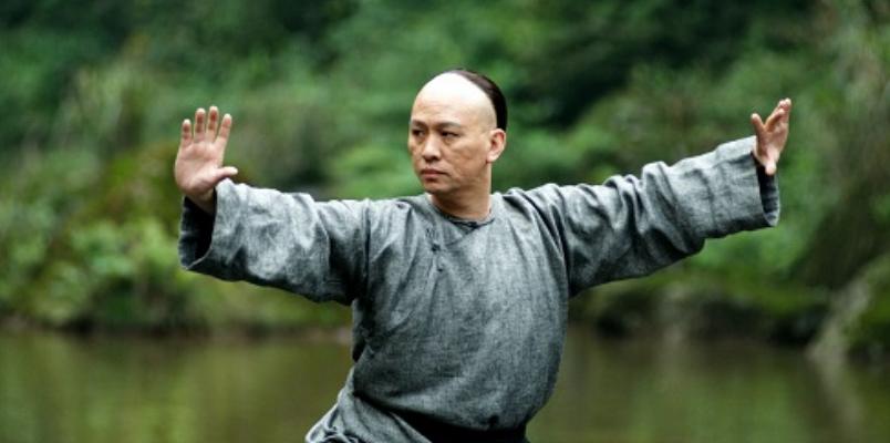 香奈儿商标撞脸中国兵器,单田芳评书里的八卦子午鸳鸯钺有何来头?