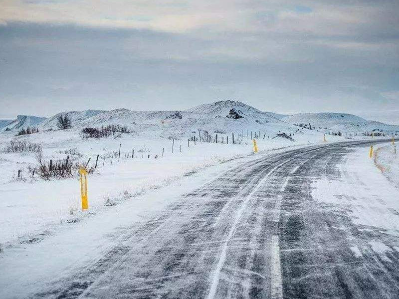 冬季遇到车轮打滑怎么办？记住这四条小妙招，安全无忧