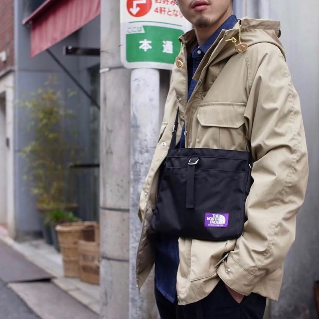 秋冬百搭斜挎包包推荐知乎,北面斜挎包哪个颜色好看