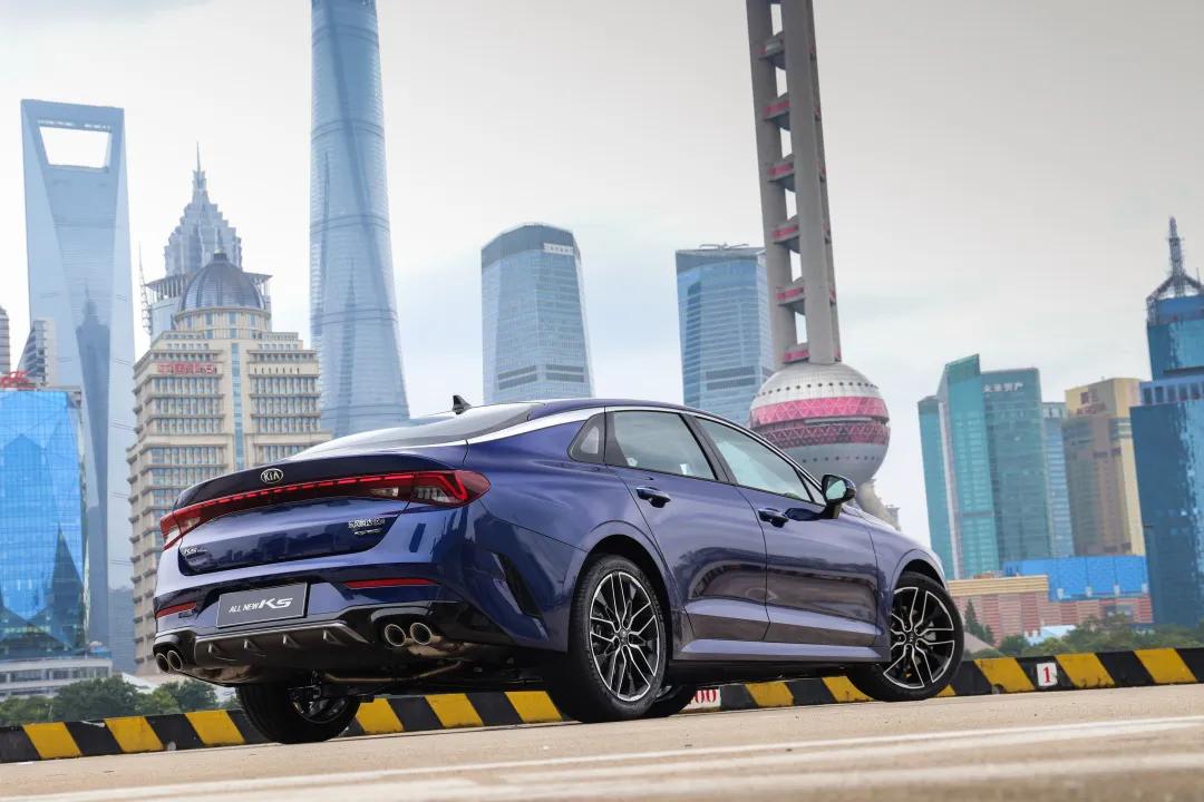 起亚k5凯酷对比雪佛兰迈锐宝xl,全新起亚k5凯酷2023款1.6t