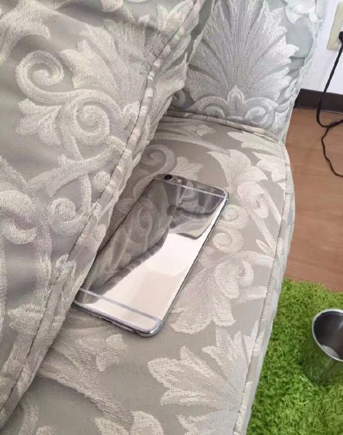 牛人觉得iphone手机颜色不好看于是把后面的漆给磨掉了