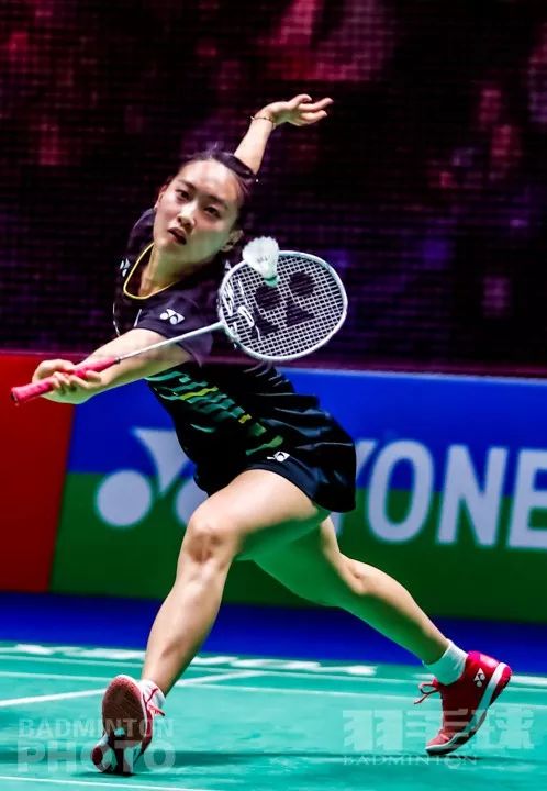 运动员脚背酸痛是怎么回事,国羽队医足底筋膜炎