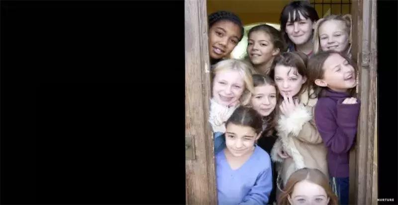 没有大人管的小孩子,没有大人管的孩子