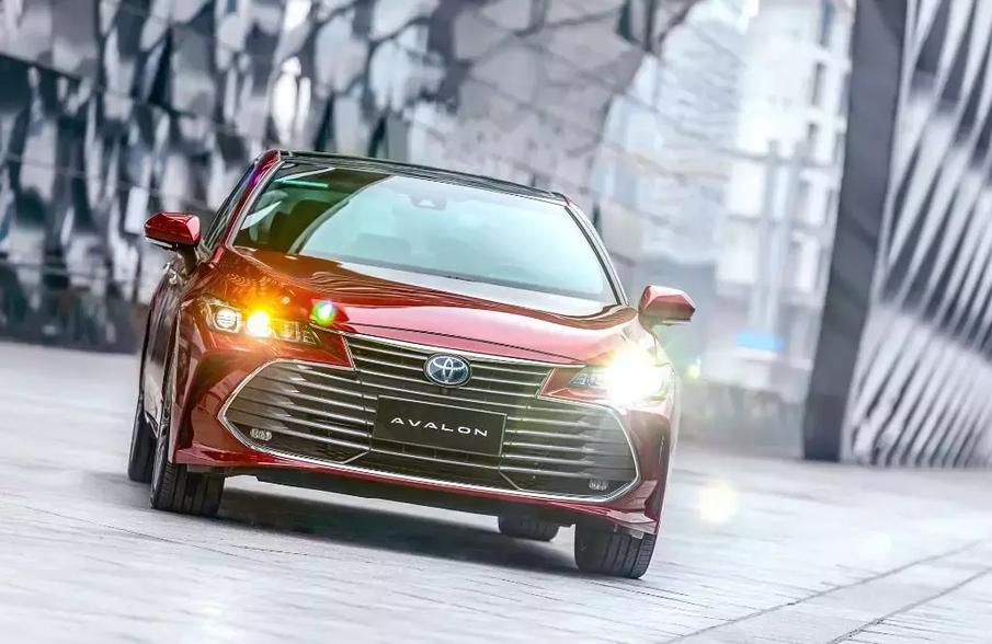 新款亚洲龙和凯美瑞哪个比较好,同级别的亚洲龙和凯美瑞对比