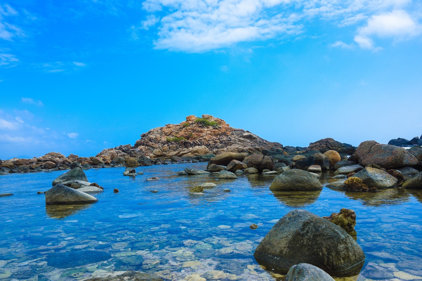 三亚旅游与美食攻略,三亚旅游攻略三亚美食