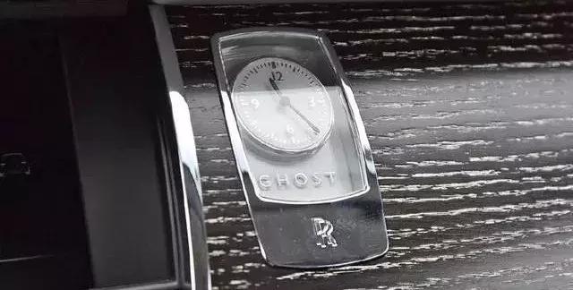 别羡慕优衣库了，所有汽车品牌都欠五菱宏光一个联名款