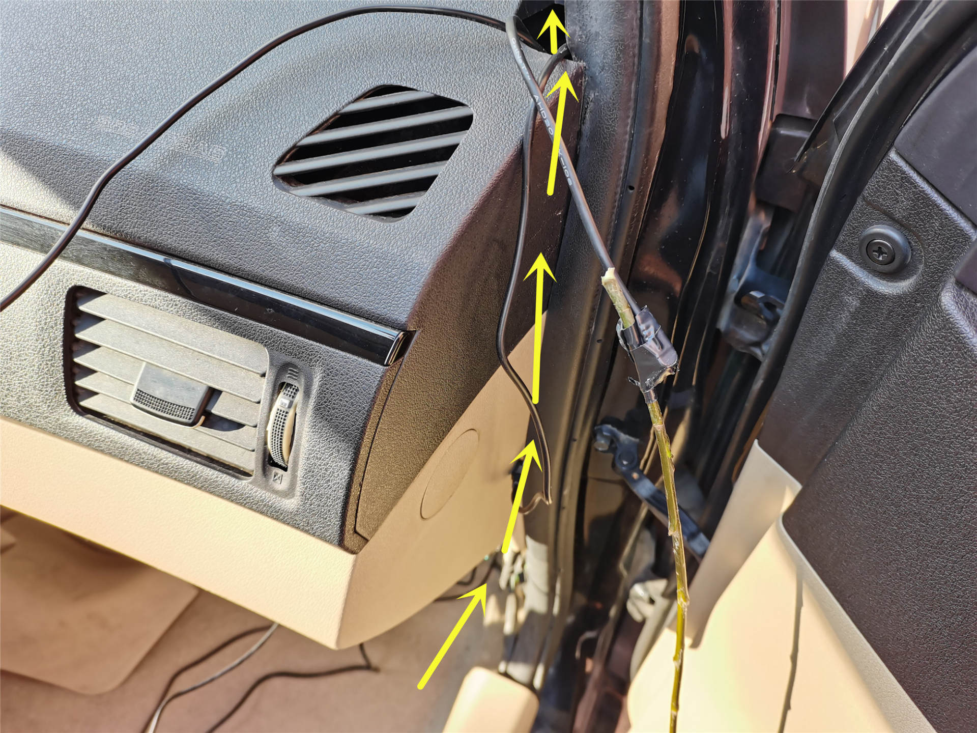 行车记录仪加倒车影像安装教程,长虹倒车影像行车记录仪安装