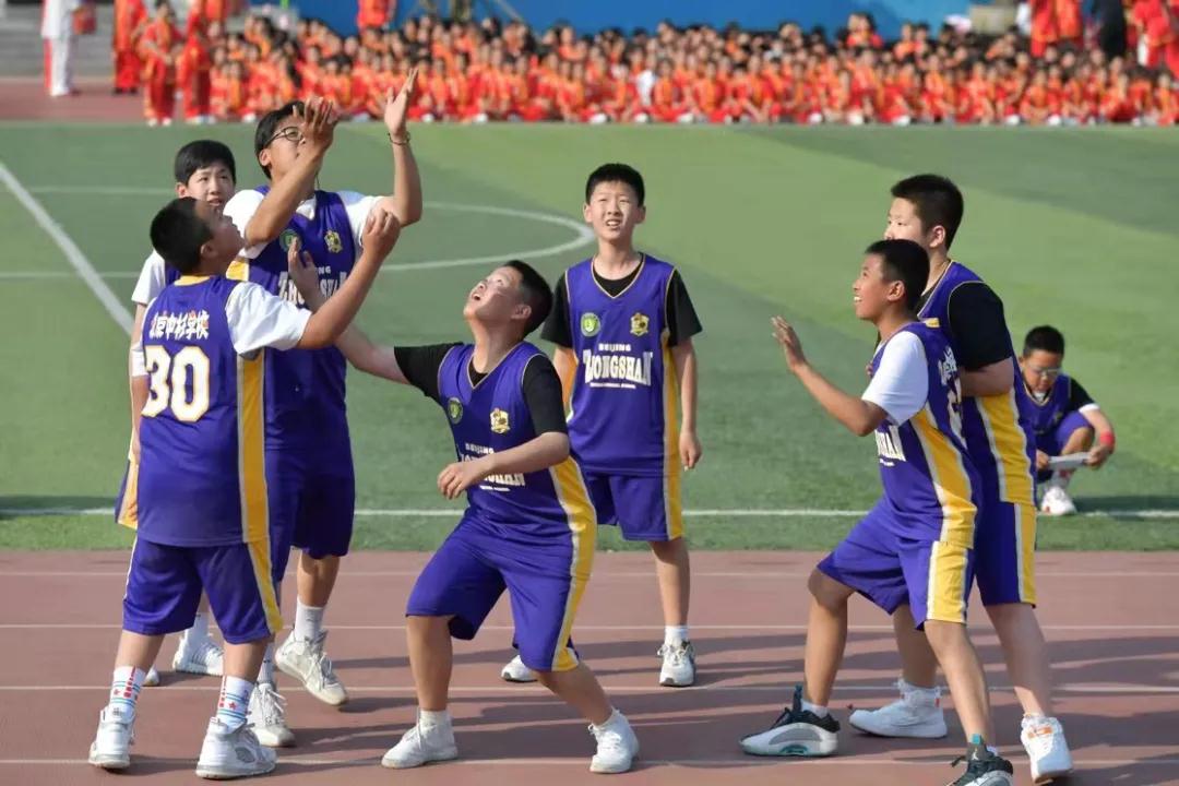 一百多人体育节开场,体育1000人活动