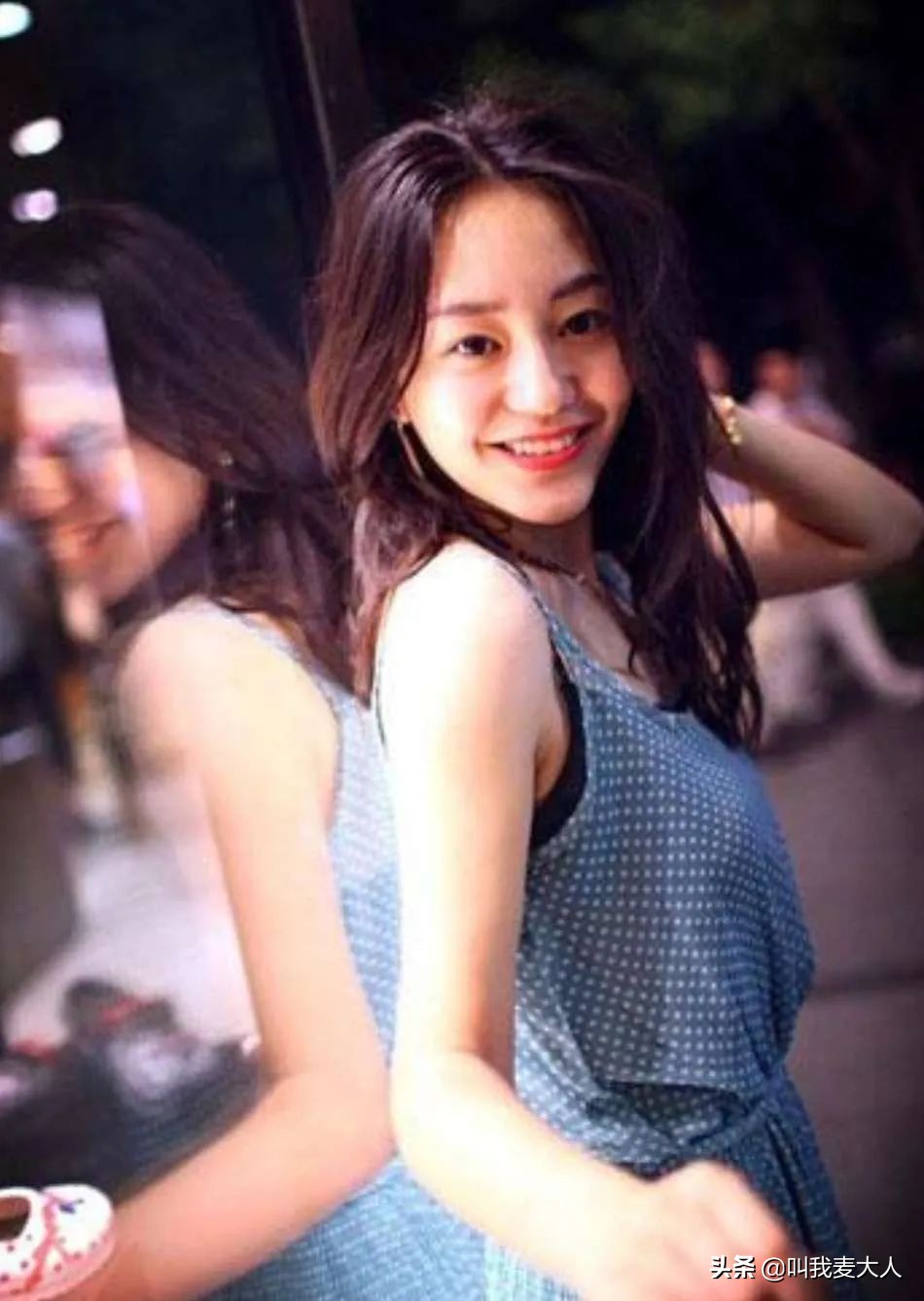 情路坎坷撒贝宁：经5段恋情，初恋比章子怡好看，洋媳妇身价上亿