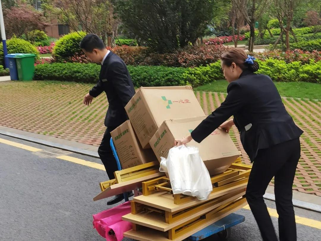 业主说温暖明亮的房子,业主感叹住小区的感受