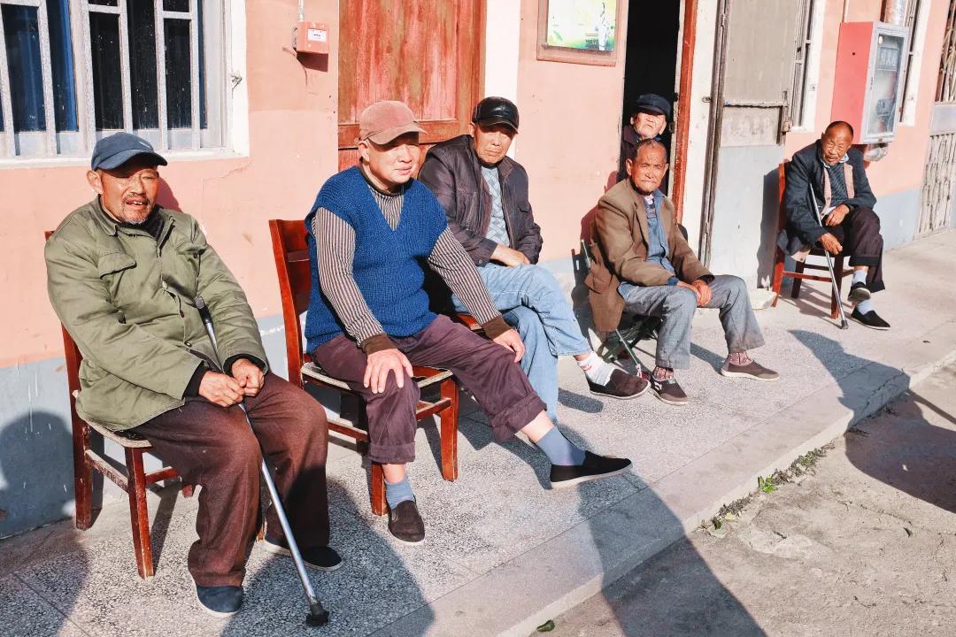 为老年群体提供更好的养老保障,怎么解决特殊困难老人养老的问题