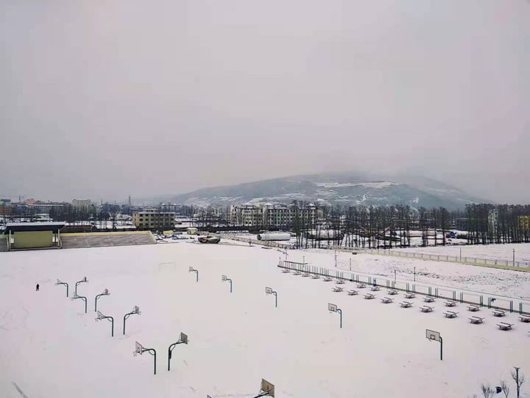 顶风冒雪抗严寒，战天斗地忍饥饿-布拖纪实