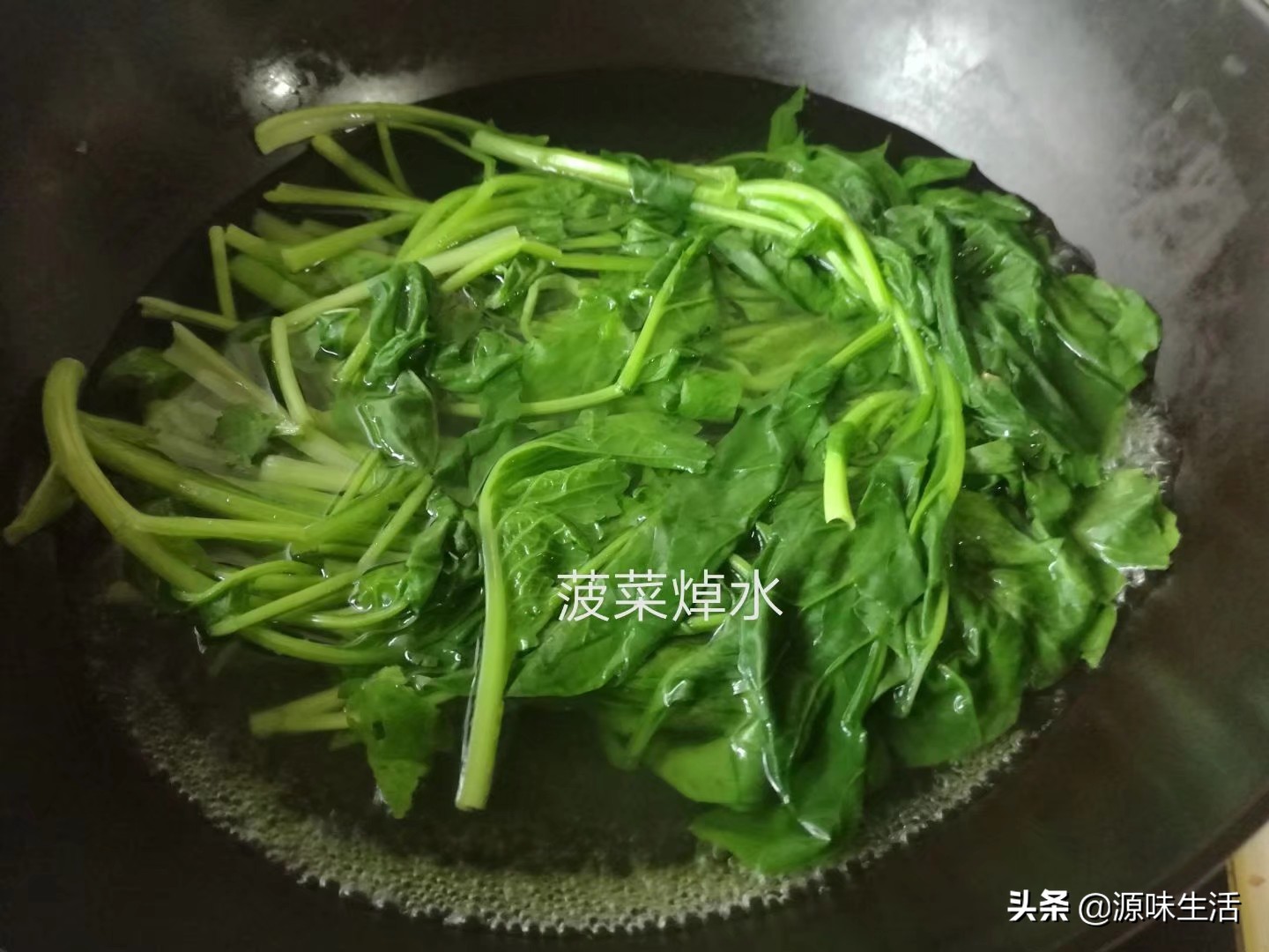 自己在家做凉皮私藏美食大分享,宅在家里做美食陕西凉皮让人垂涎