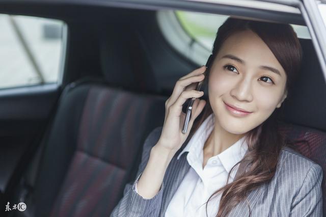 小说：村霸想对美艳少妇行不轨之事，却陷入圈套，等着被小伙暴揍