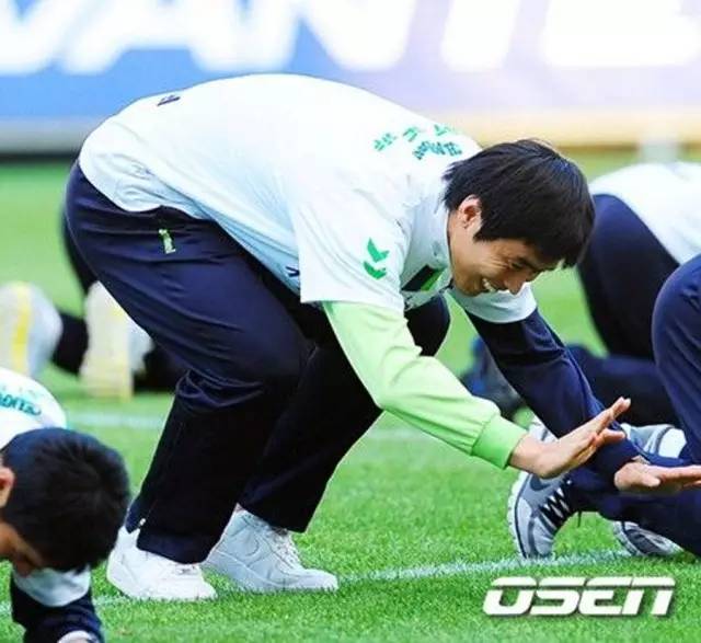 一言不合就下跪,一言不合就跪下的场面