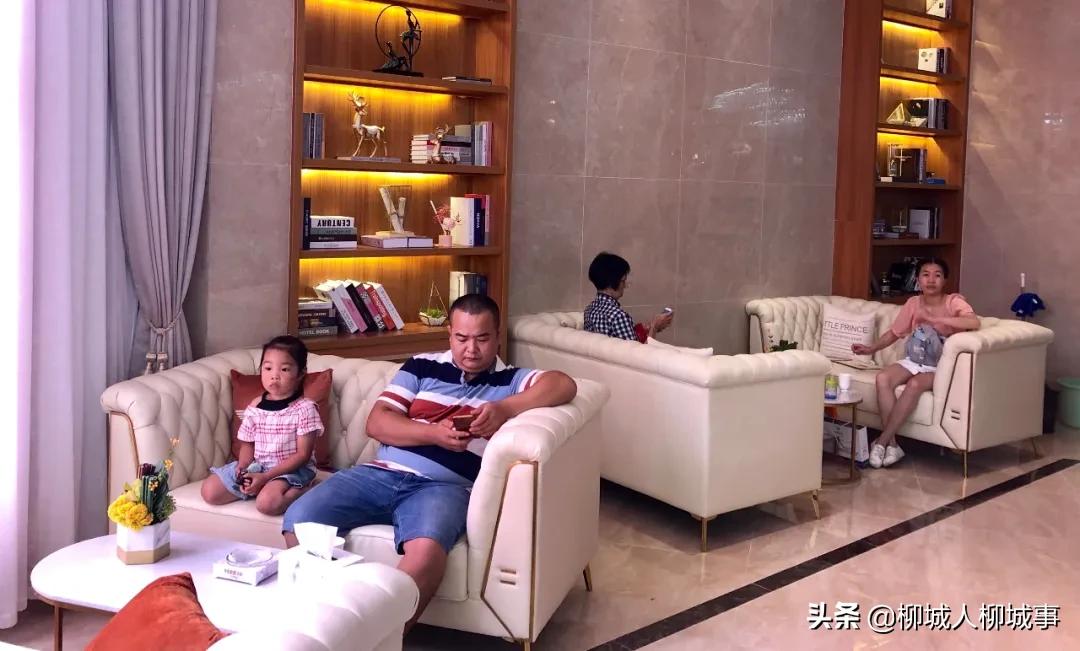 热闹非凡各种表演视频,热闹非凡的活动